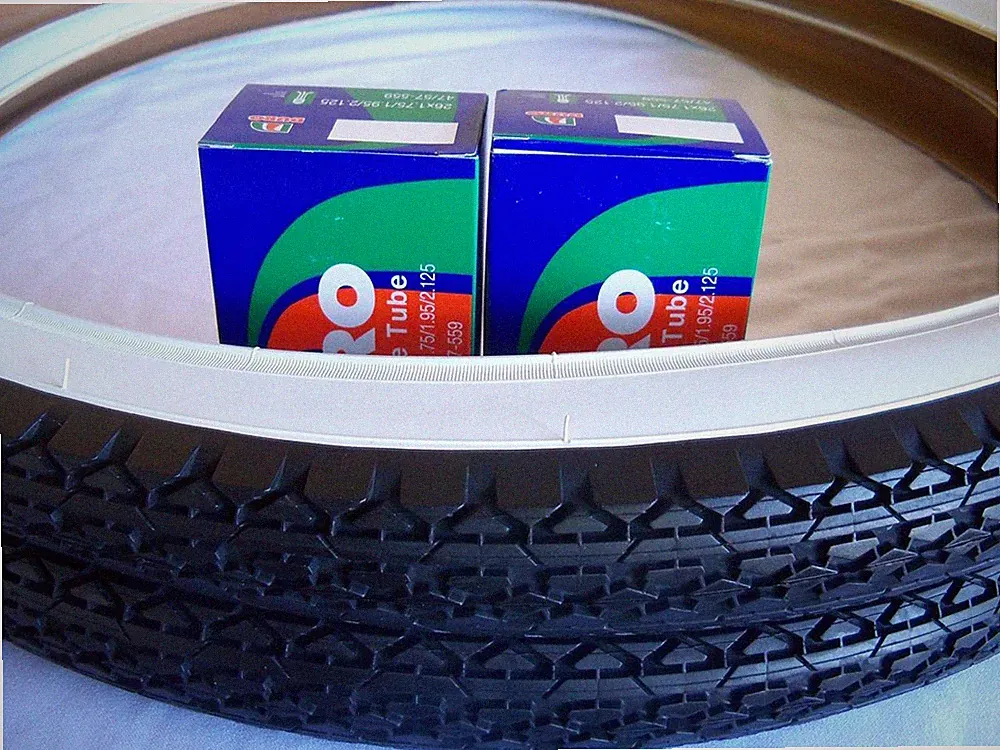 26” x 2.125 White Wall Bicycle Tires & inner tubes Beach Cruiser Diamond