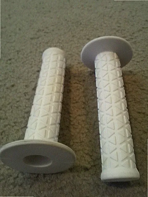 NEW WHITE BICYCLE TRIANGLE GRIPS BMX BICYCLES AND OTHERS